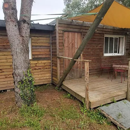 En Bois Au Calme Kamp alanı